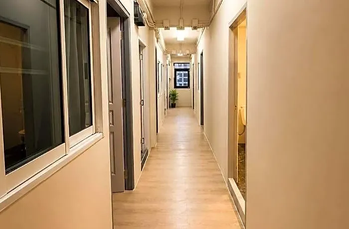 The Cage Hotel 3*