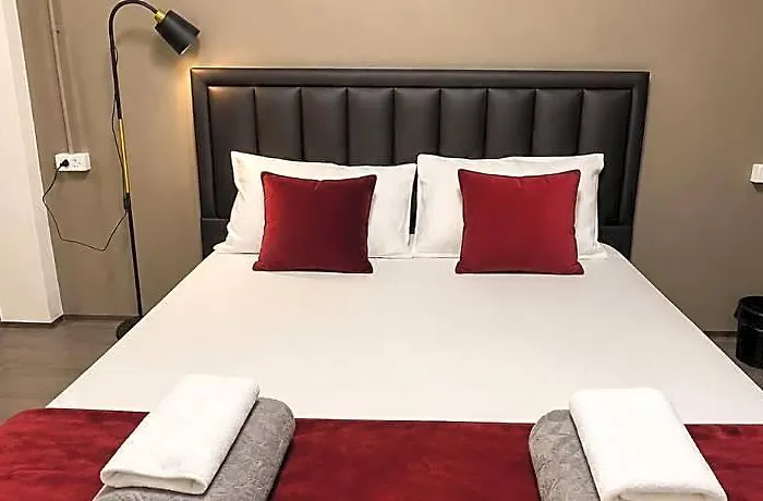 The Cage Hotel 3*